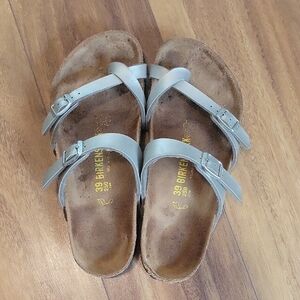 Size 39 Birkenstock Women's Silver Cross-Strap Sandals